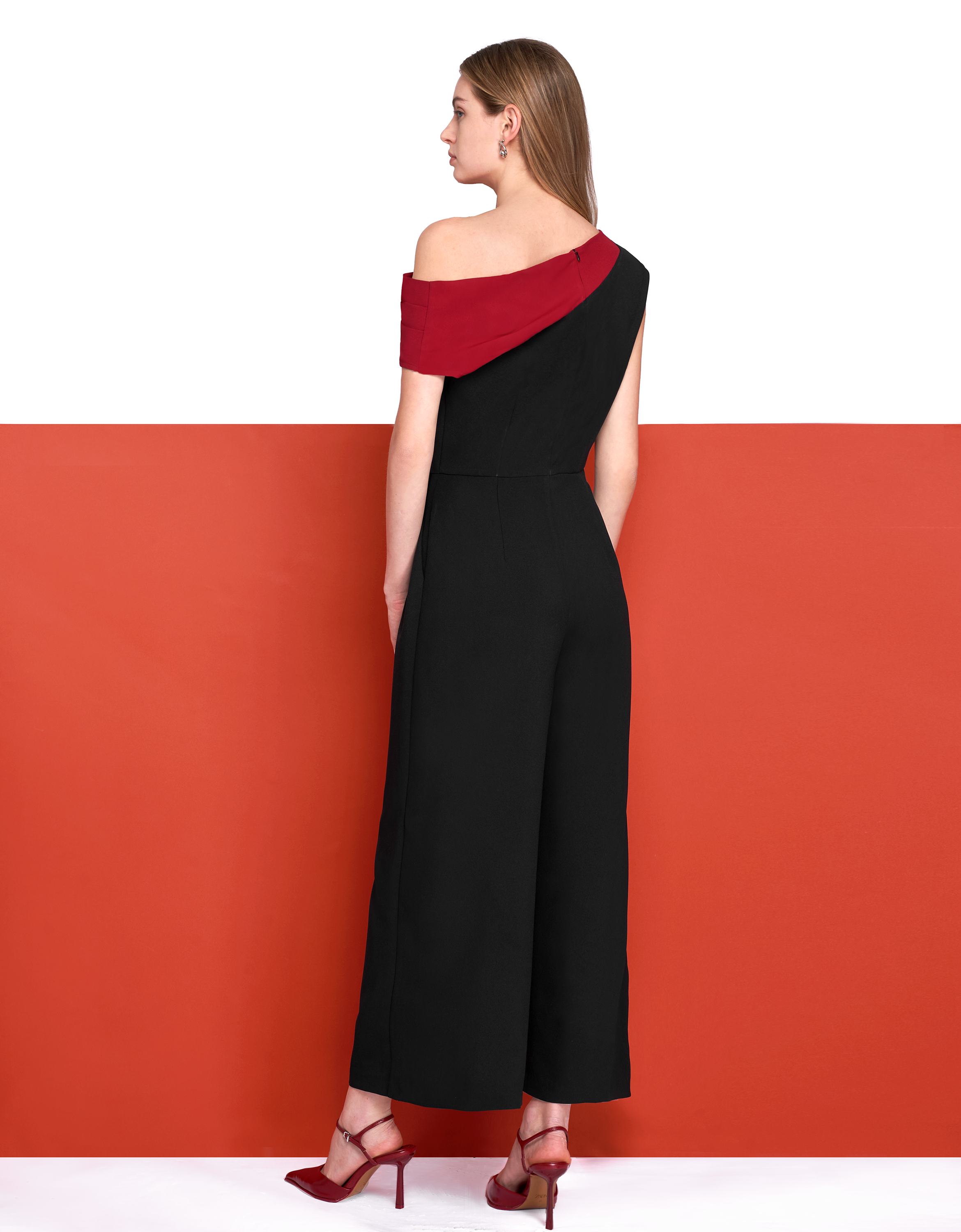 Asymmetric Contrast Shoulder Jumpsuit