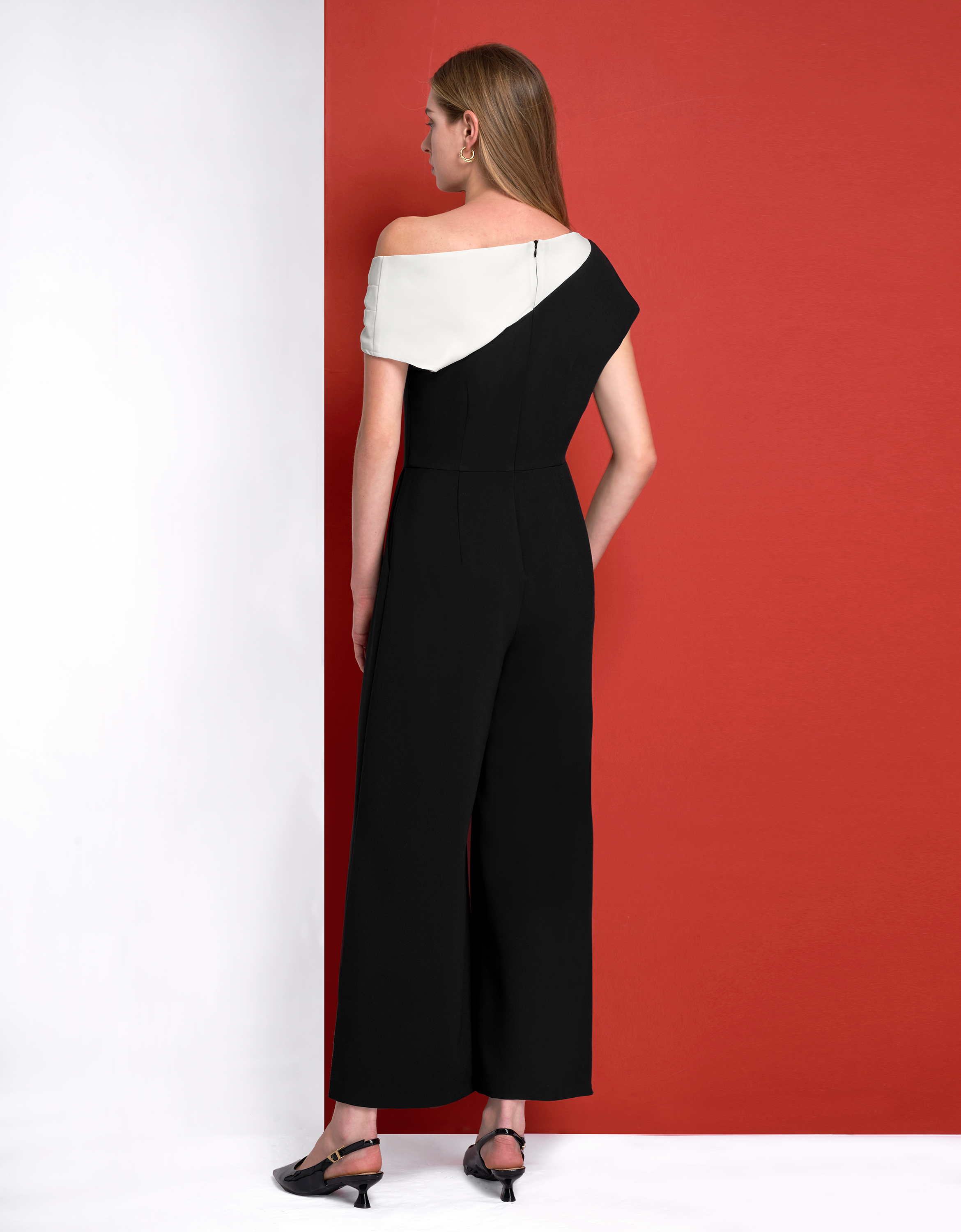 Asymmetric Contrast Shoulder Jumpsuit