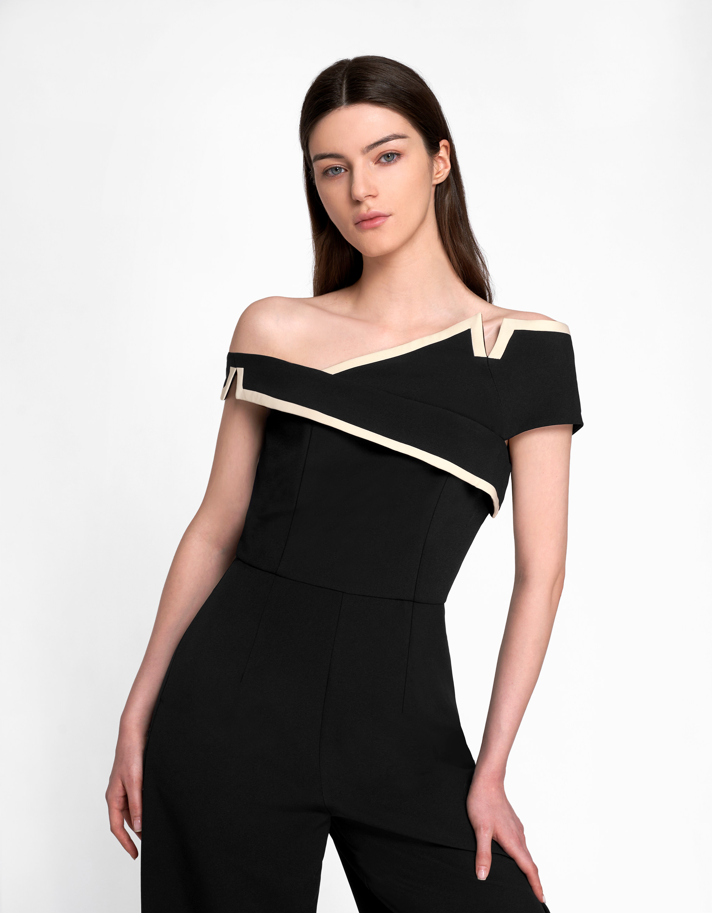 Off-shoulder Contrast Trim Jumpsuit