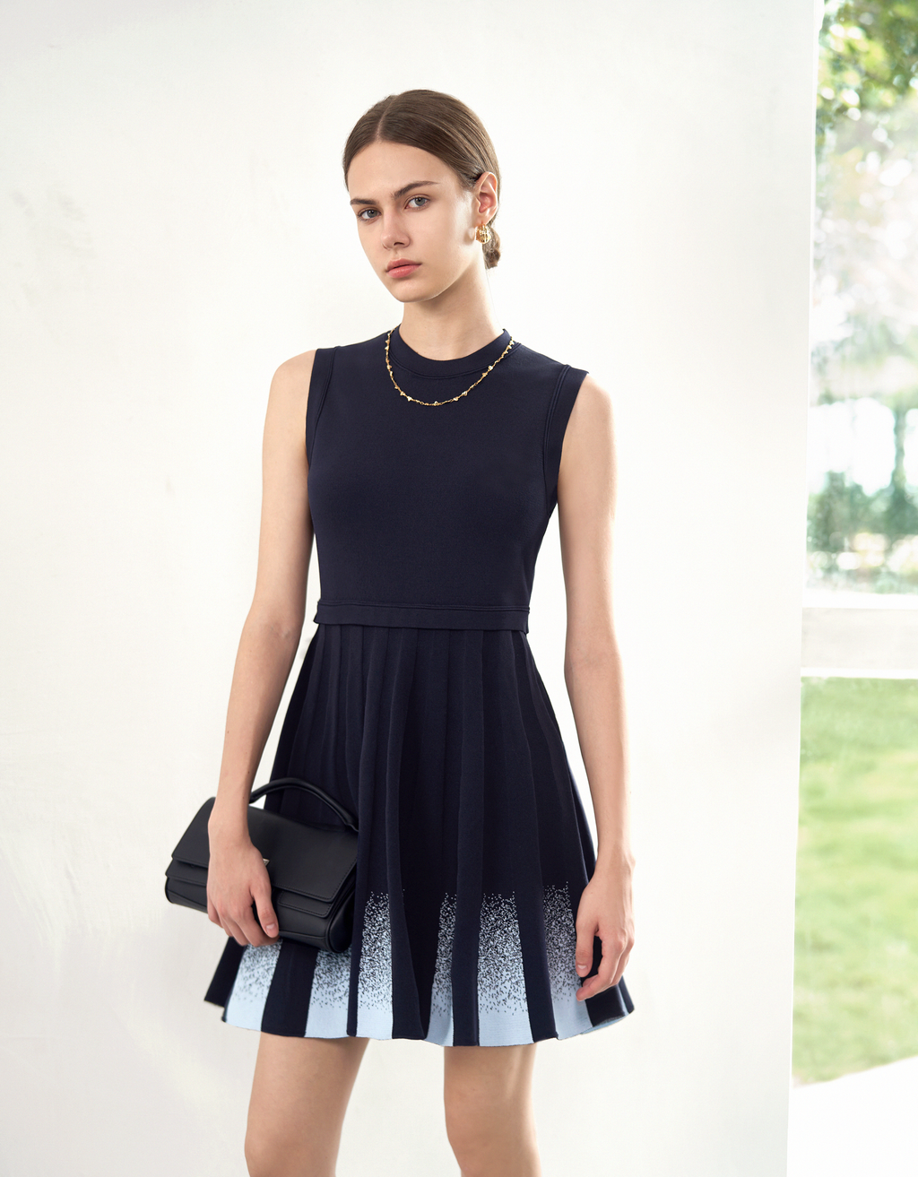 Gradient Pleated Hem Sleeveless Dress
