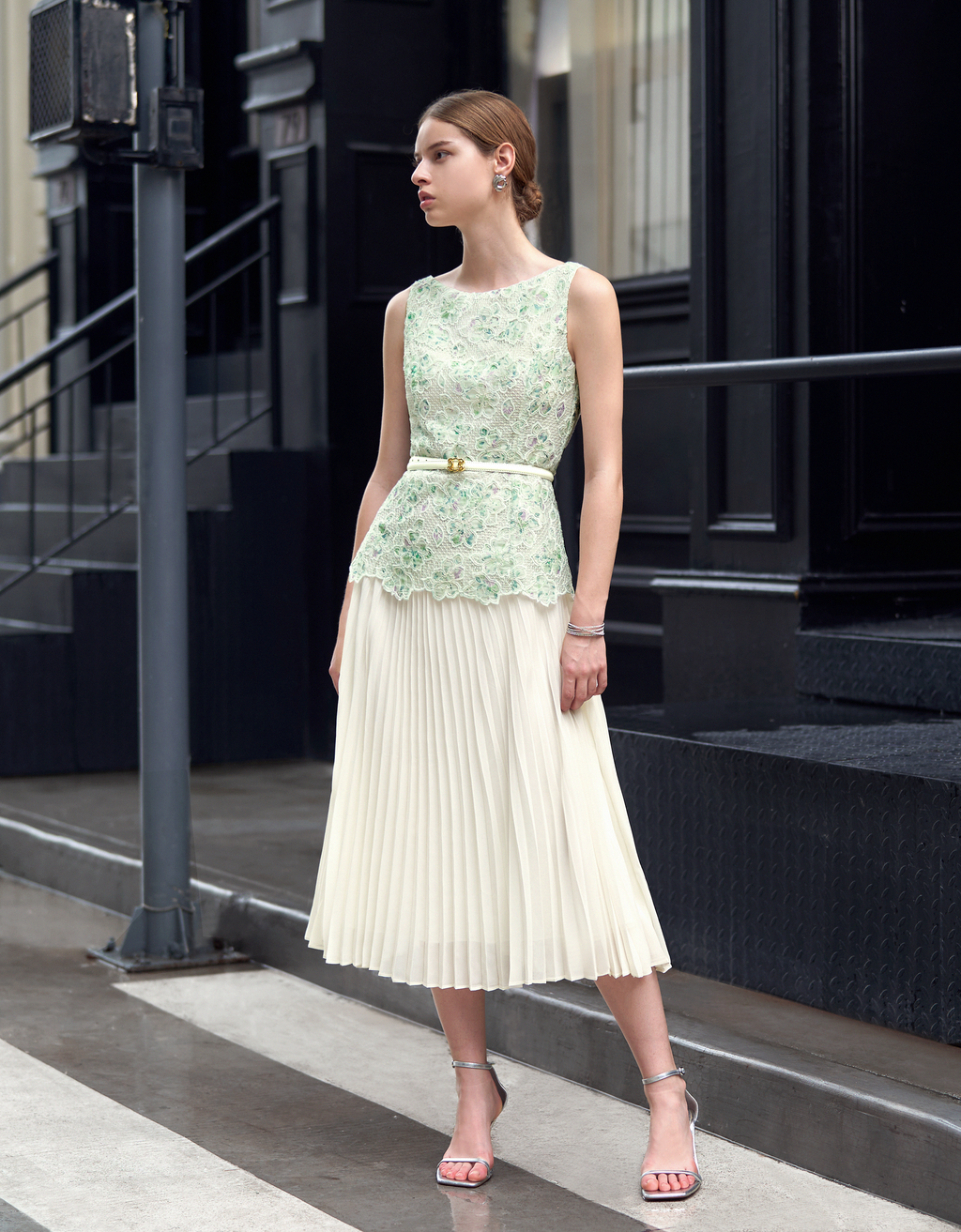 Pleated Skirt Two-tone Embroidered Dress