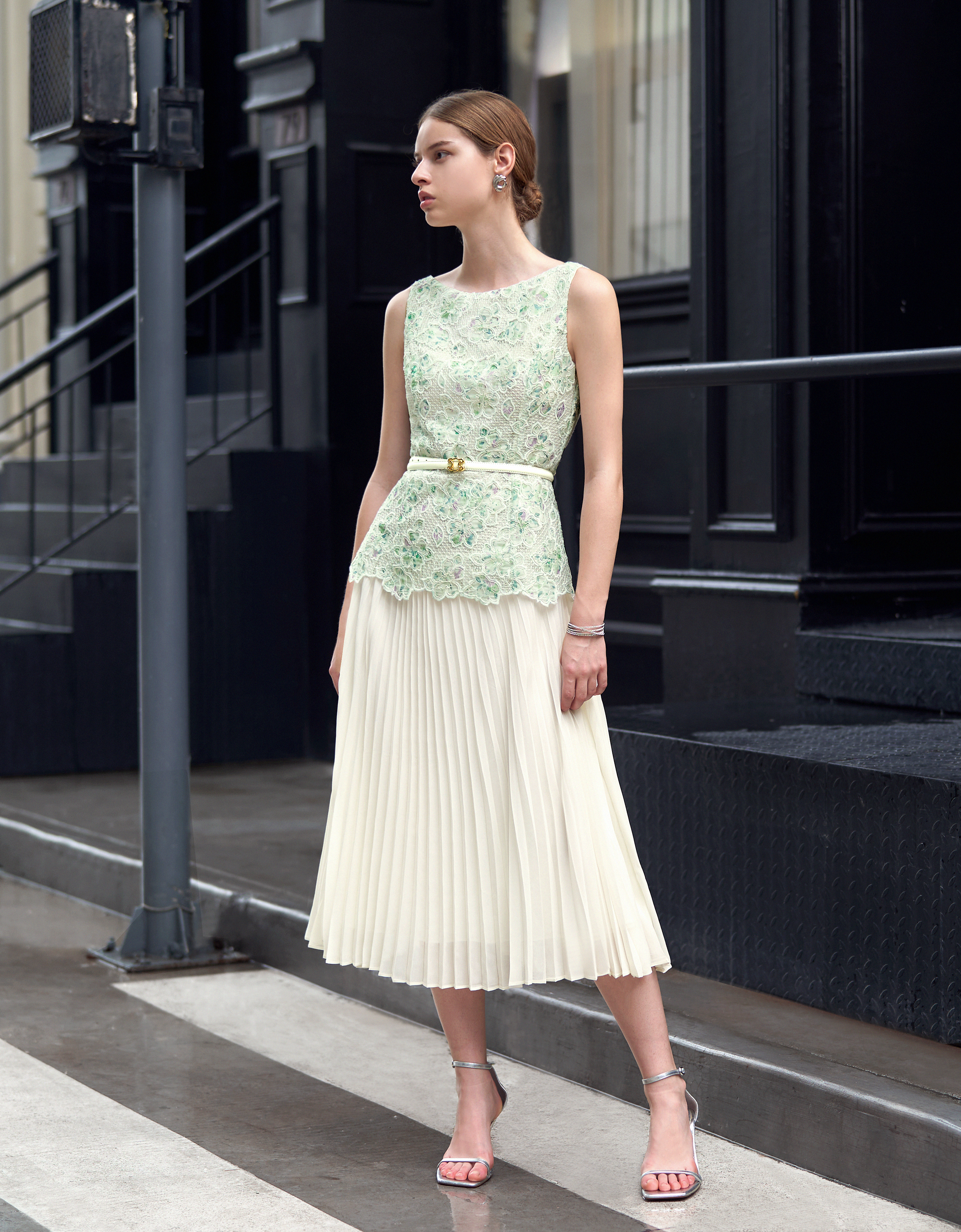 Pleated Skirt Two-tone Embroidered Dress
