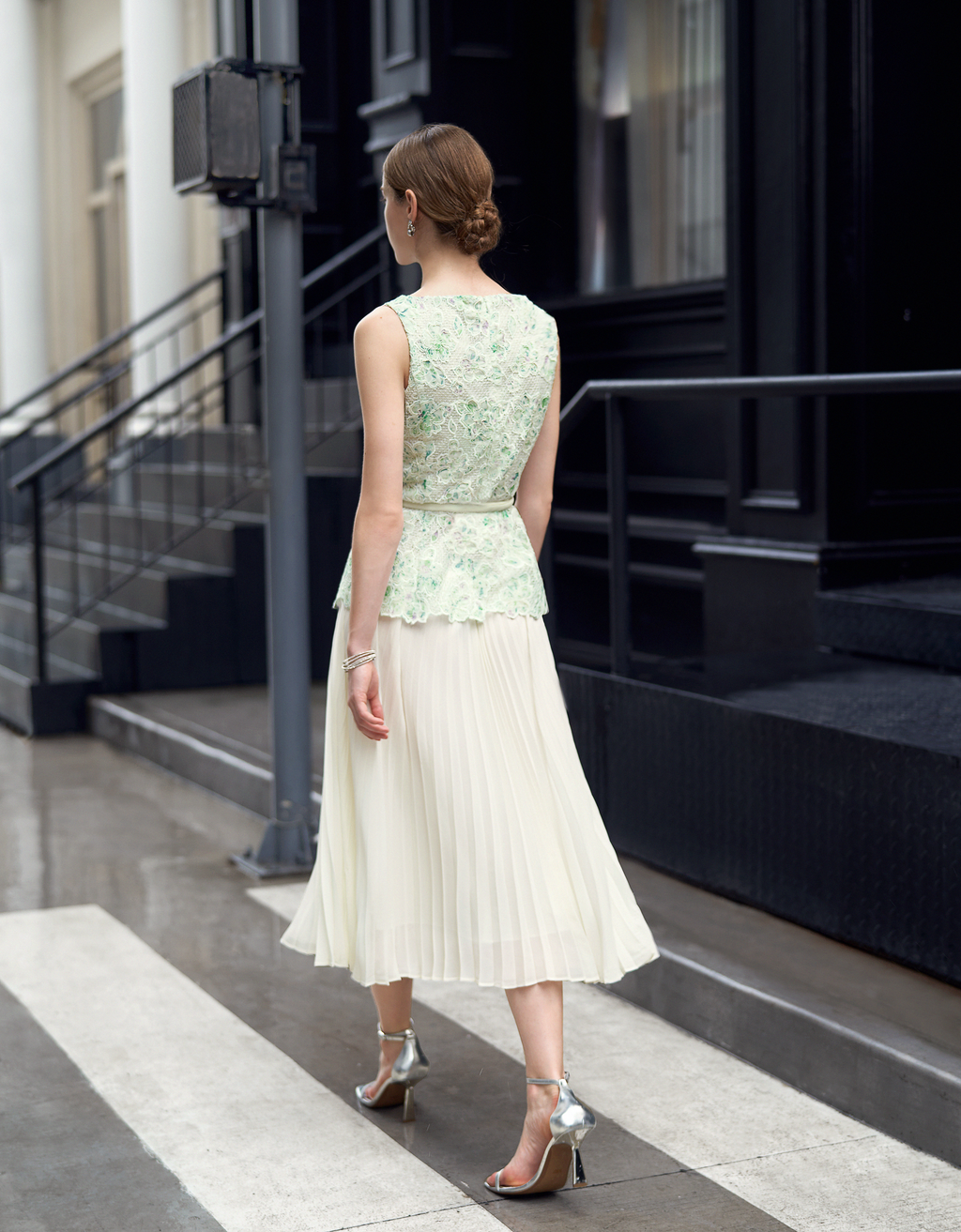 Pleated Skirt Two-tone Embroidered Dress