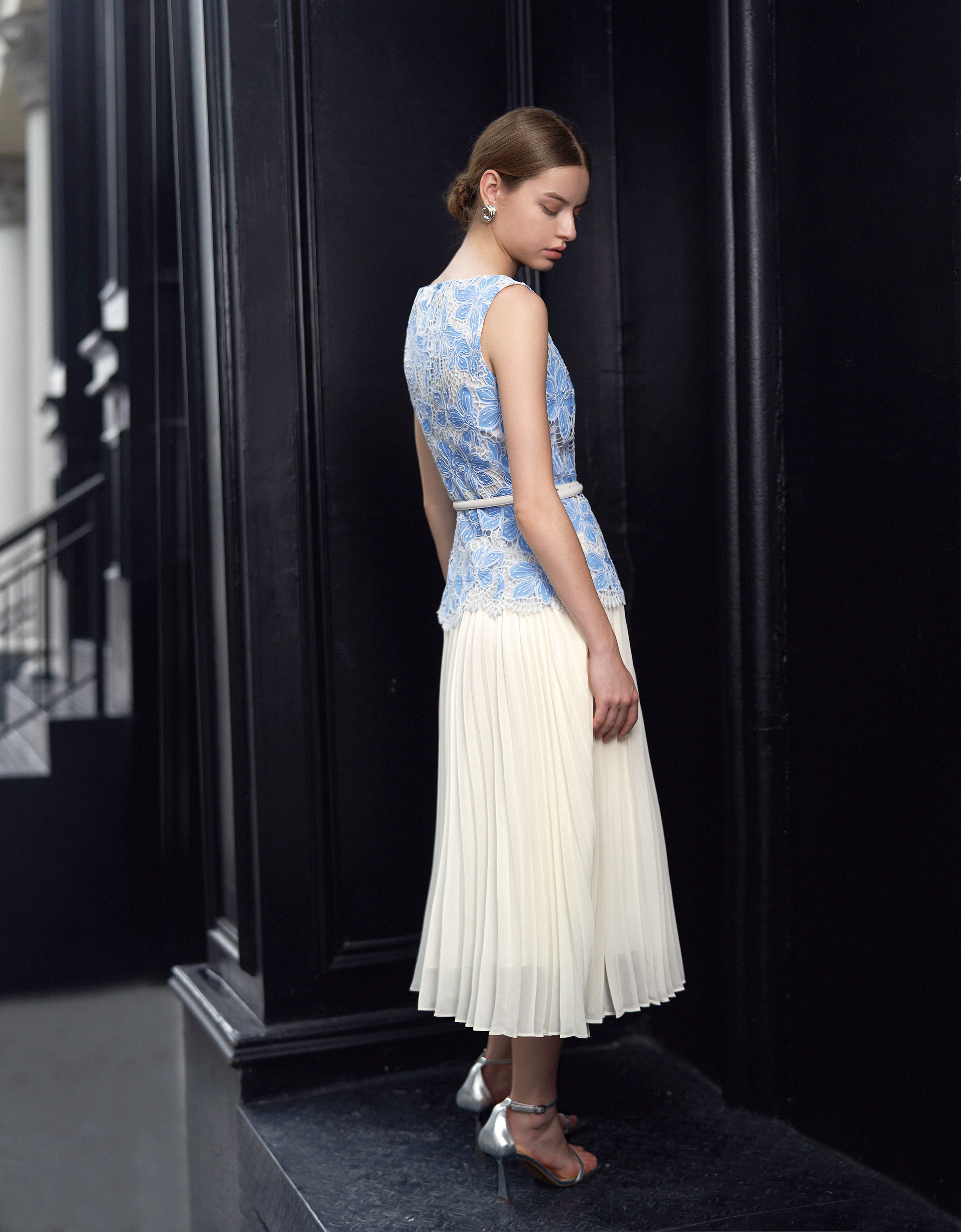 Pleated Skirt Two-tone Embroidered Dress