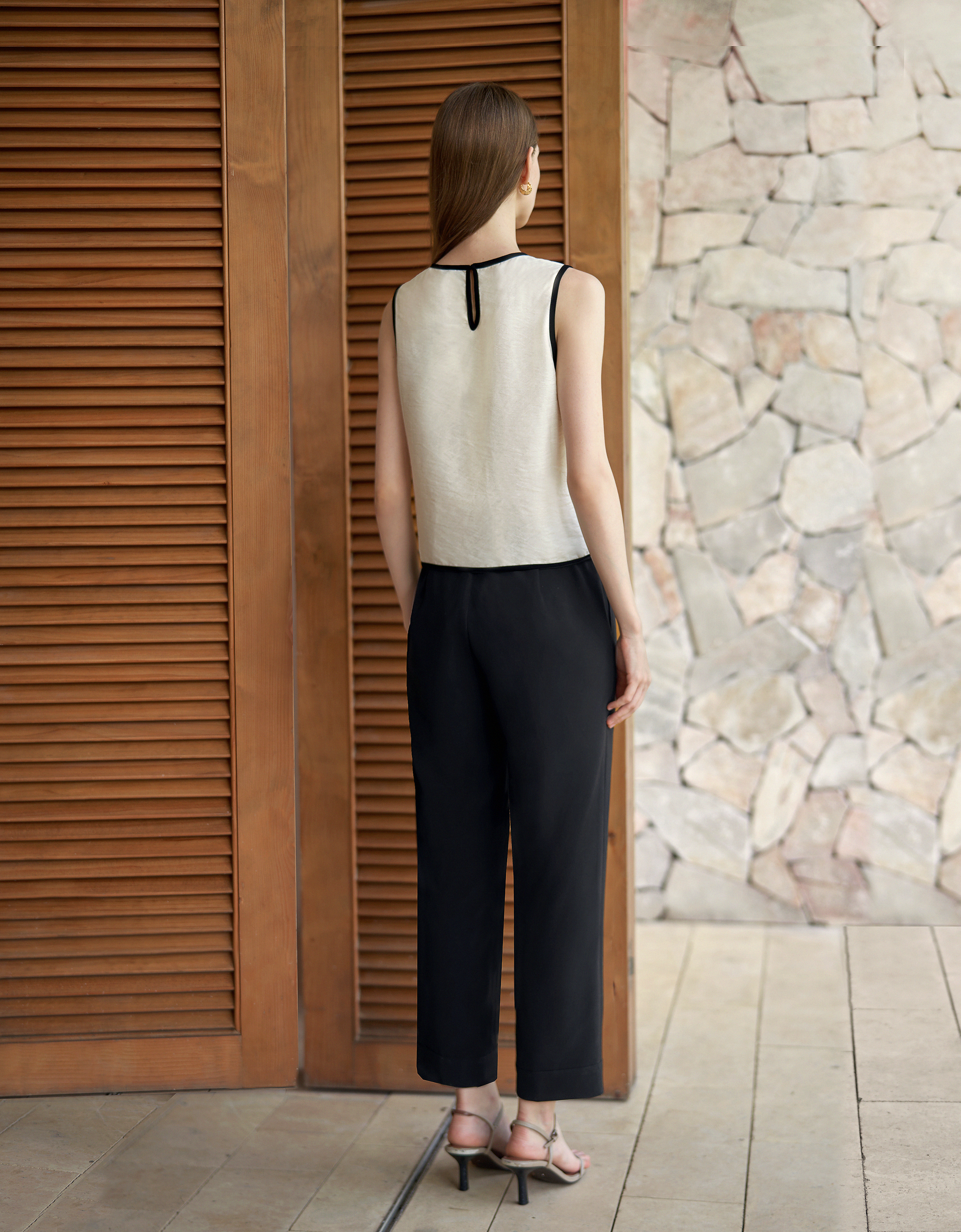 Elastic Waist Tapered Trousers