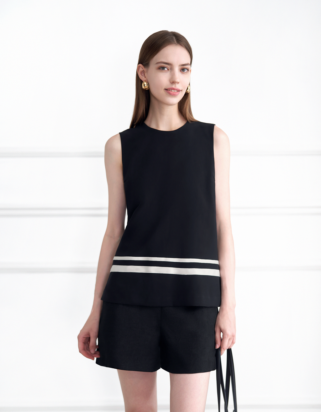 Contrast Detail Sleeveless Top