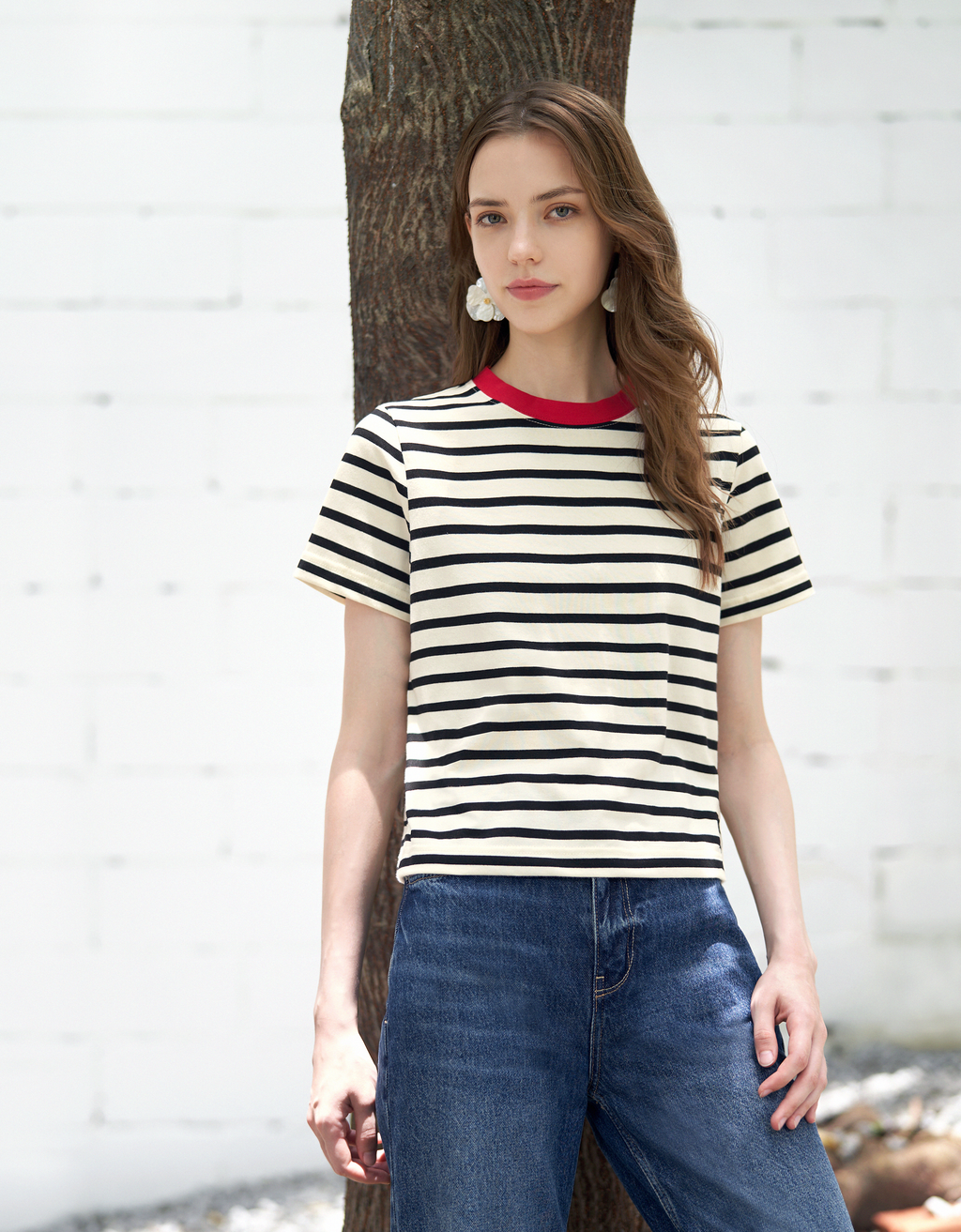 Contrast Neckline Stripe T-Shirt