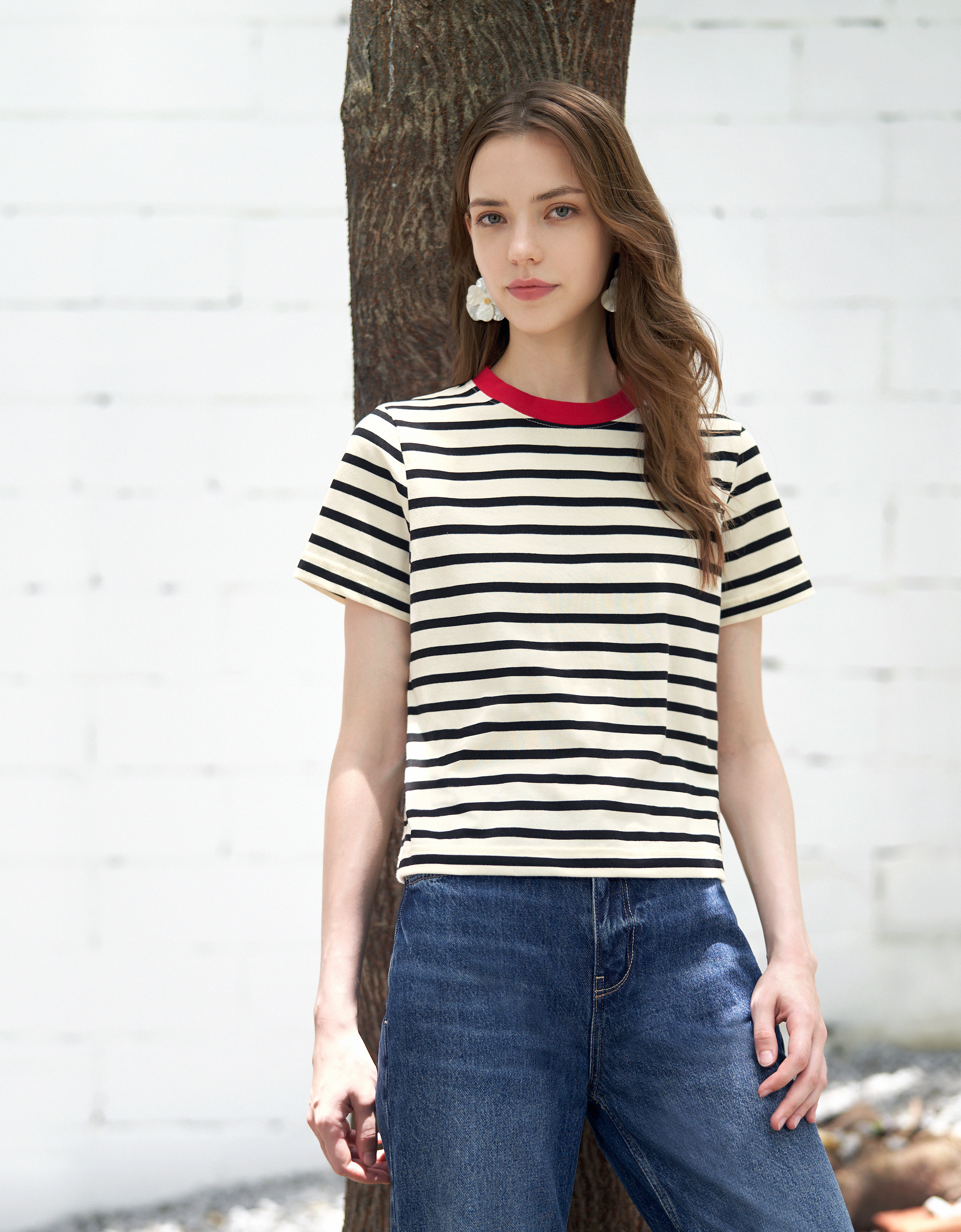 Contrast Neckline Stripe T-Shirt