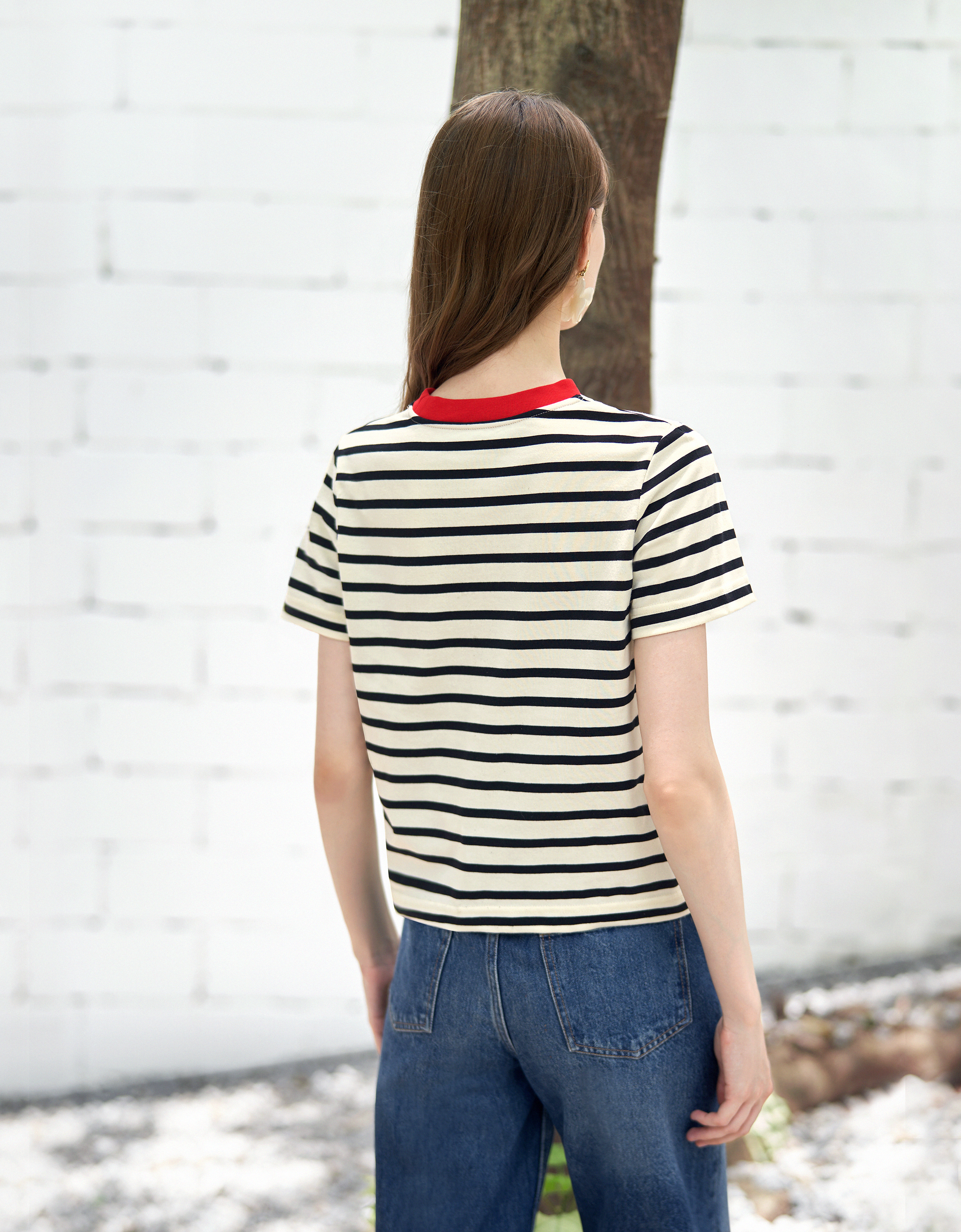 Contrast Neckline Stripe T-Shirt