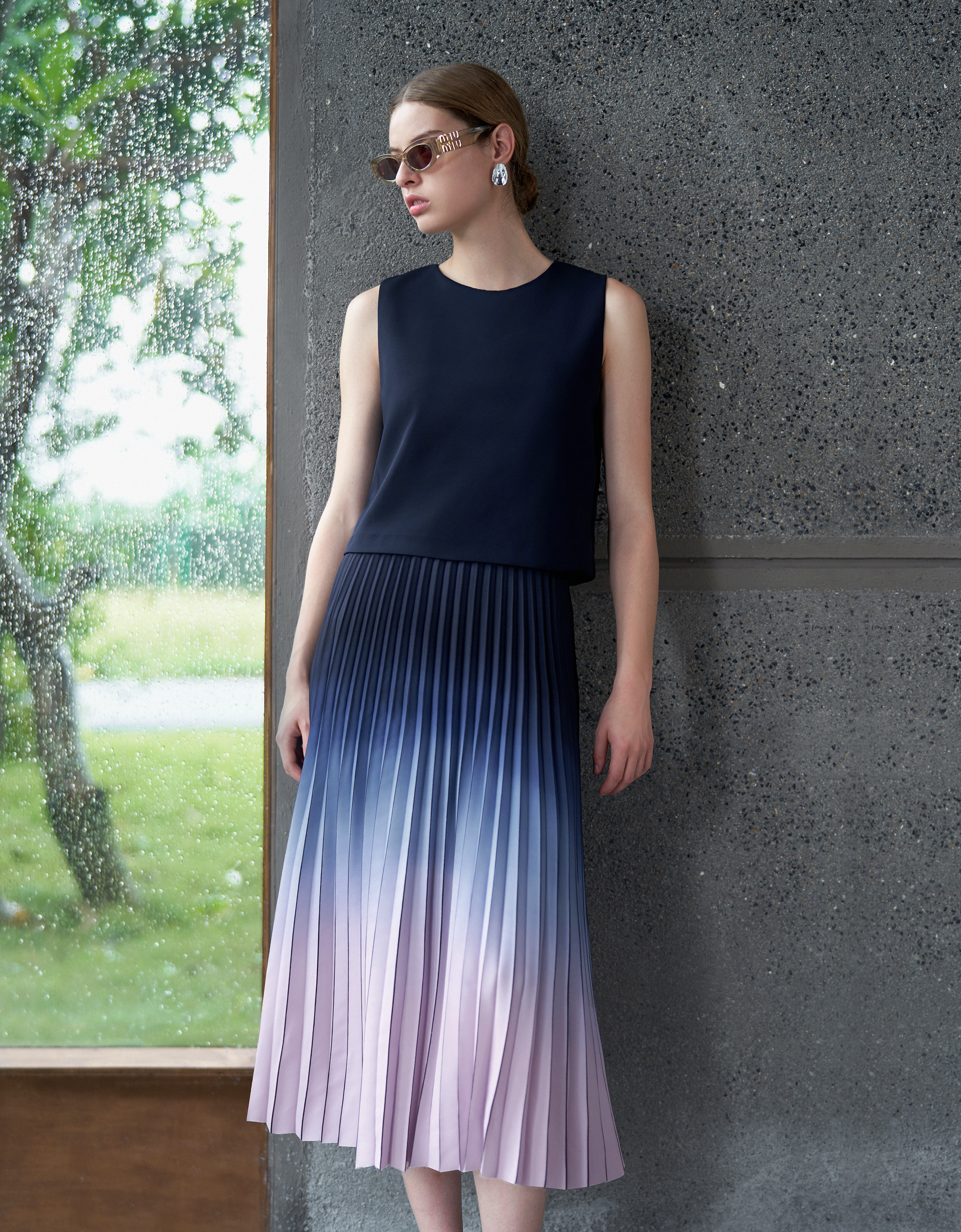 Gradient Print Pleated Midi Dress