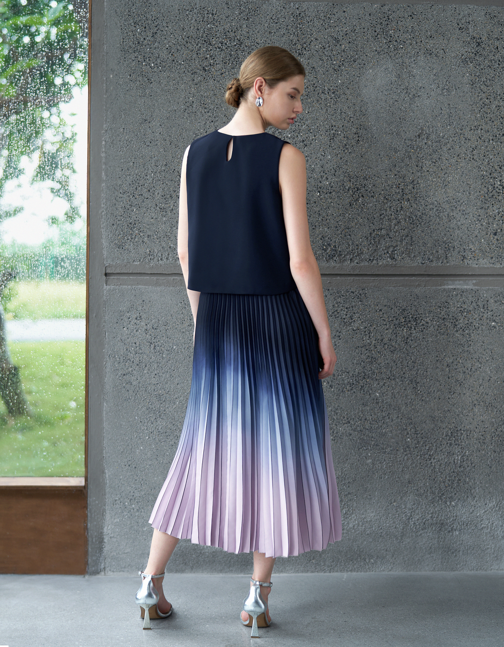 Gradient Print Pleated Midi Dress
