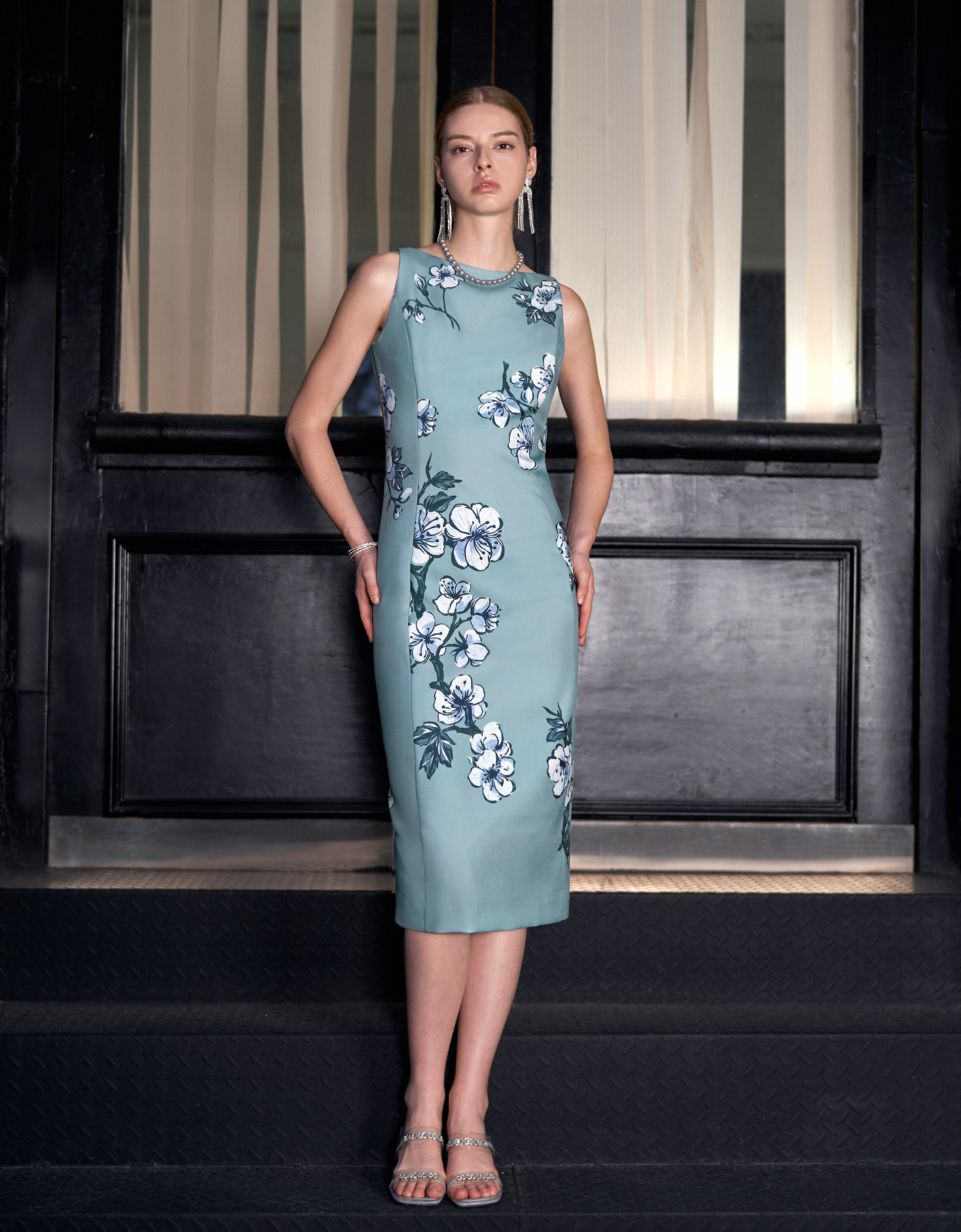 Floral Print Sleeveless Midi Dress
