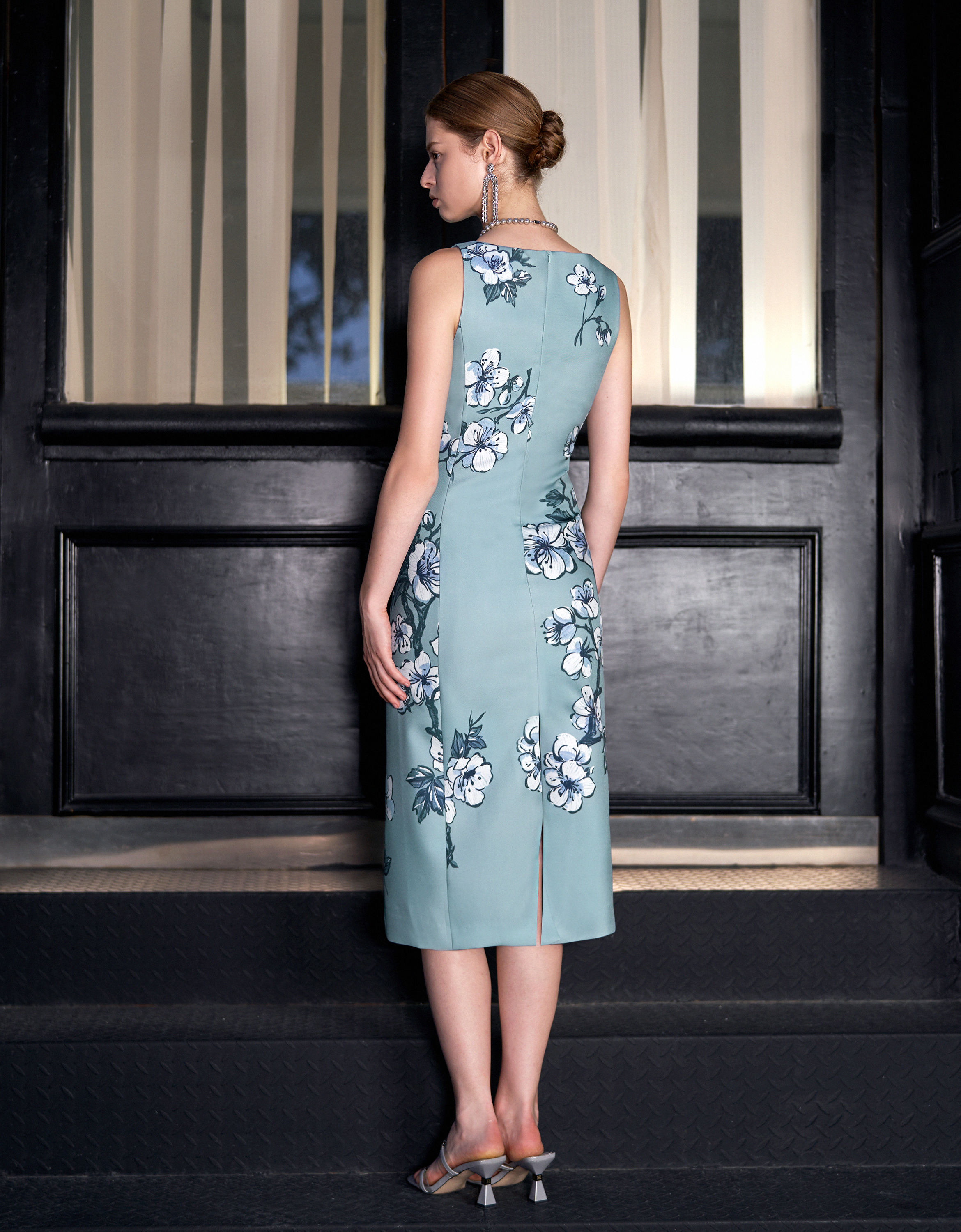 Floral Print Sleeveless Midi Dress