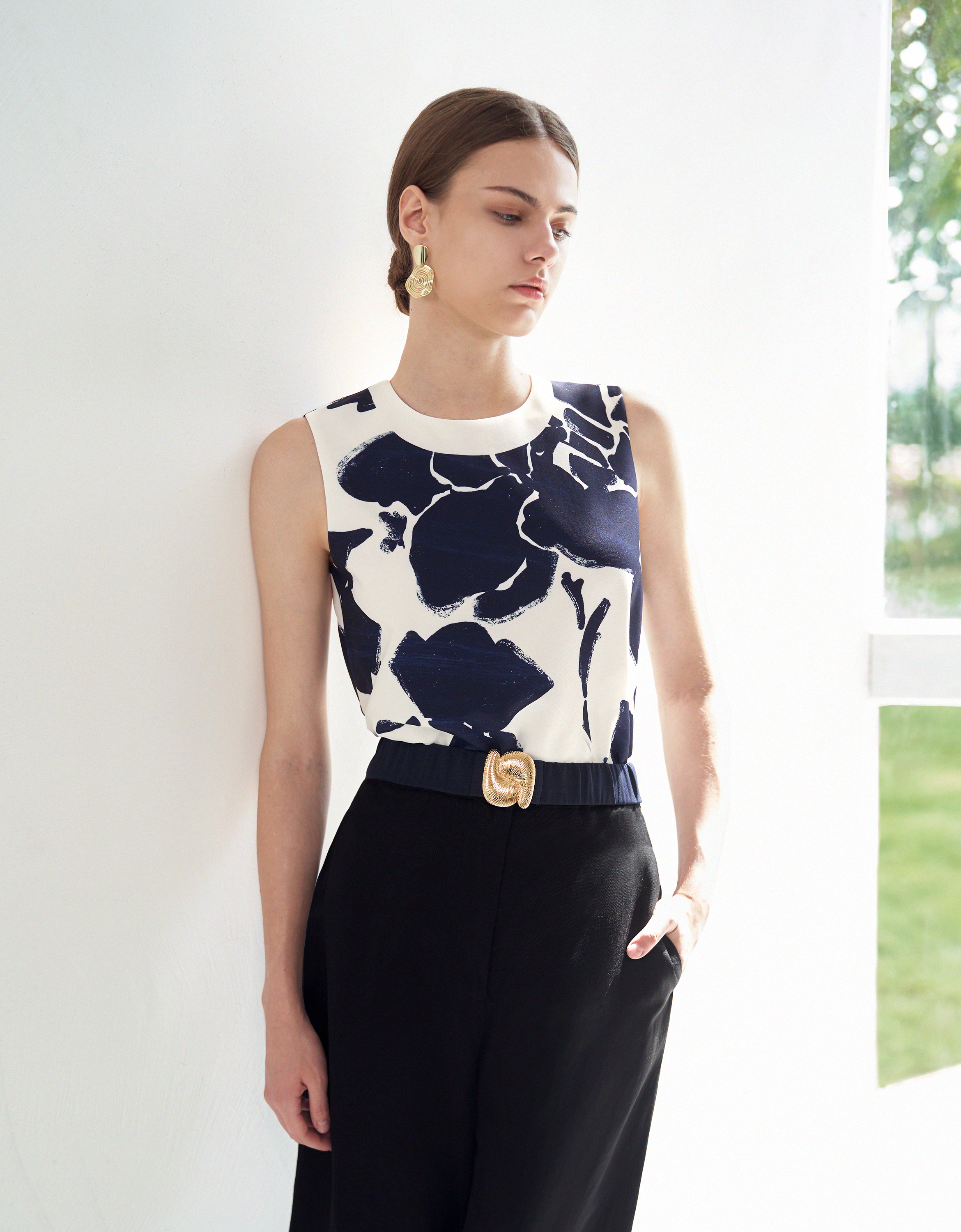 Floral Print Sleeveless Top