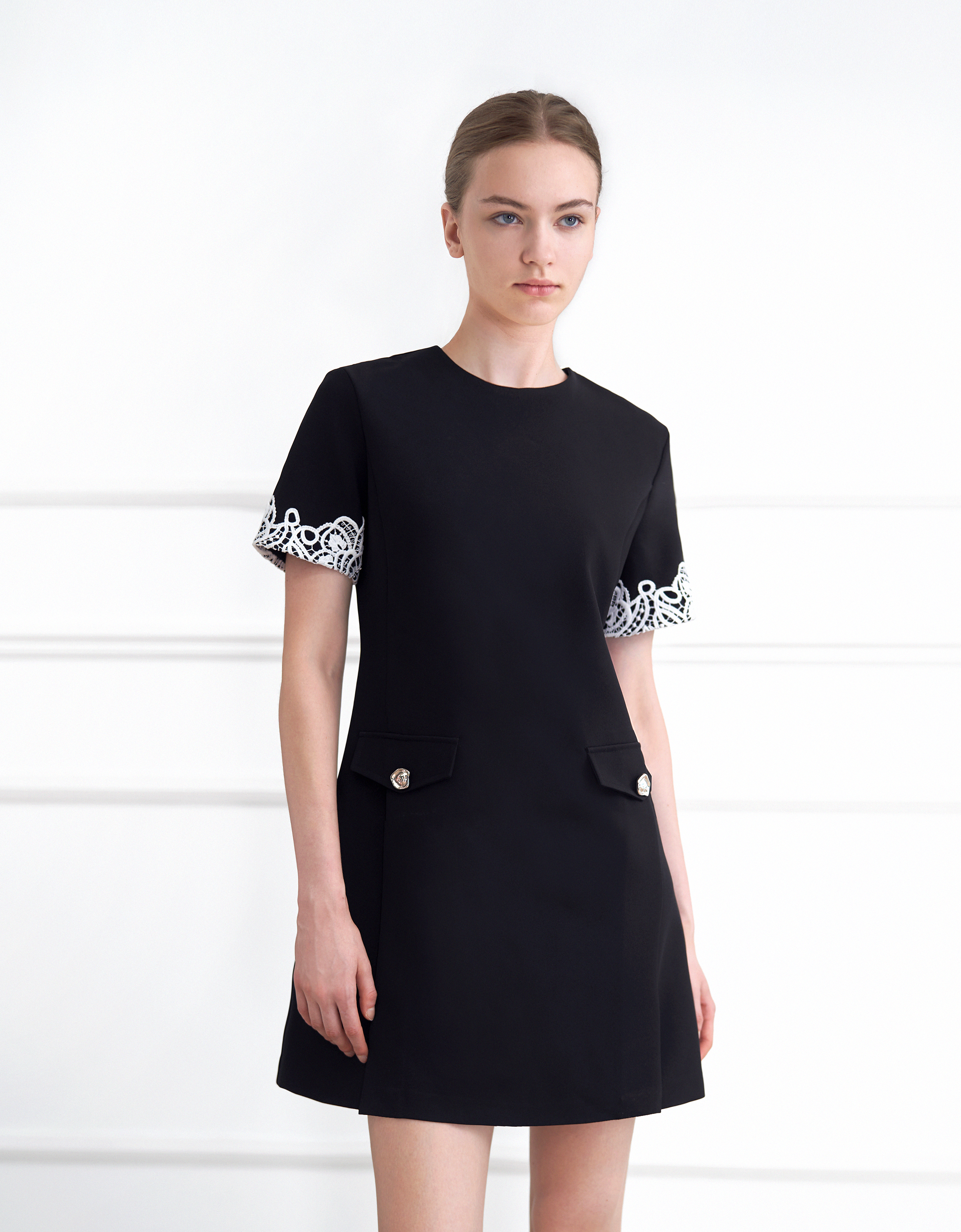 Lace Trim Short Sleeve Dress