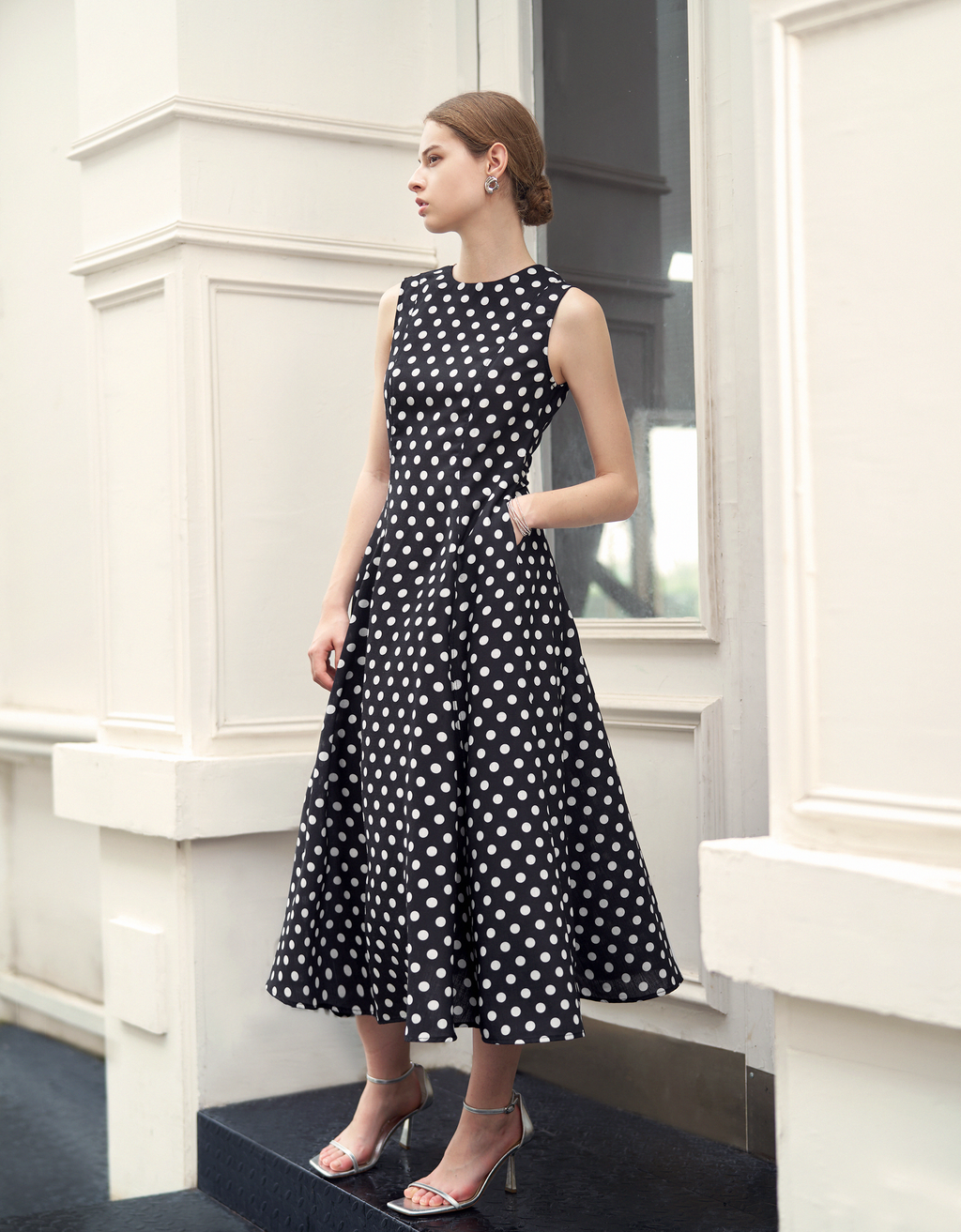 Polka Dot Round Neck Sleeveless Dress
