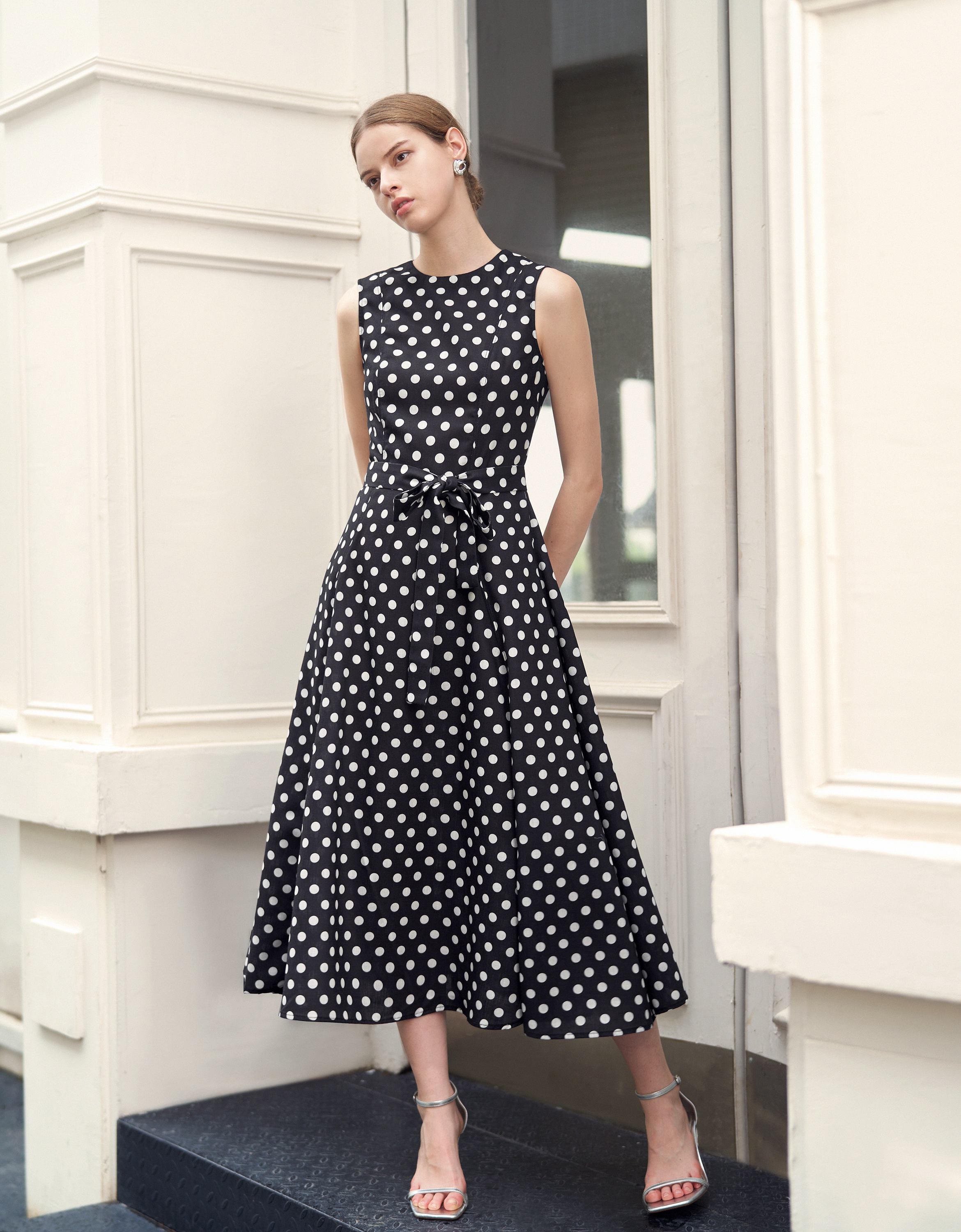 Polka Dot Round Neck Sleeveless Dress
