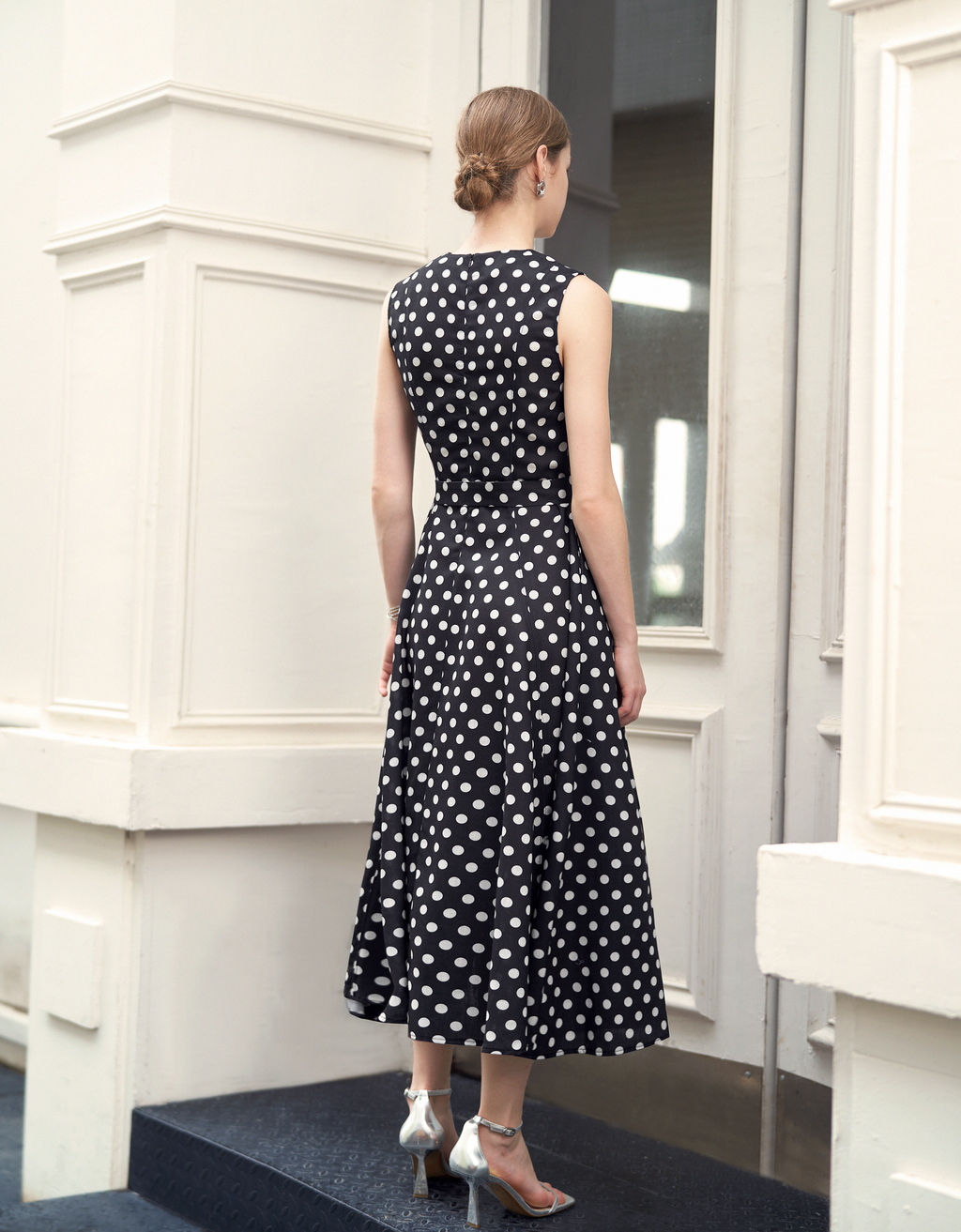 Polka Dot Round Neck Sleeveless Dress