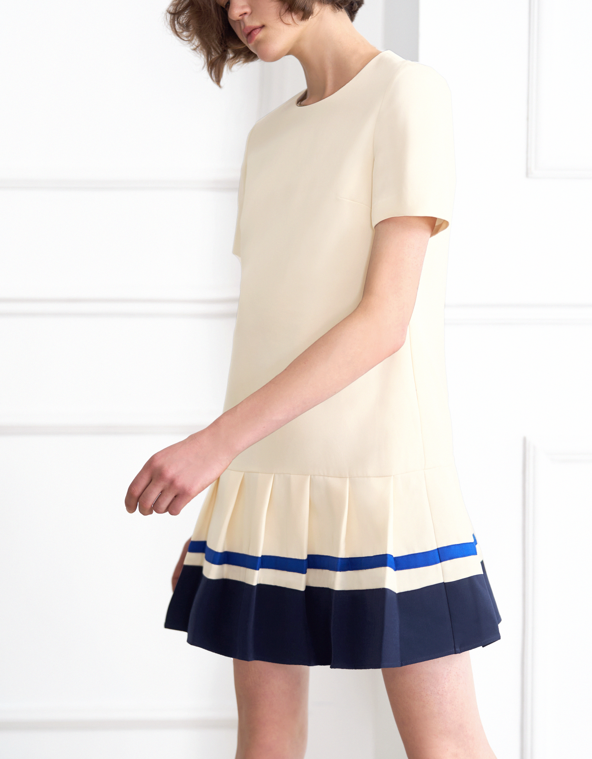 Contrast Pleated Hem Short Sleeve Dress