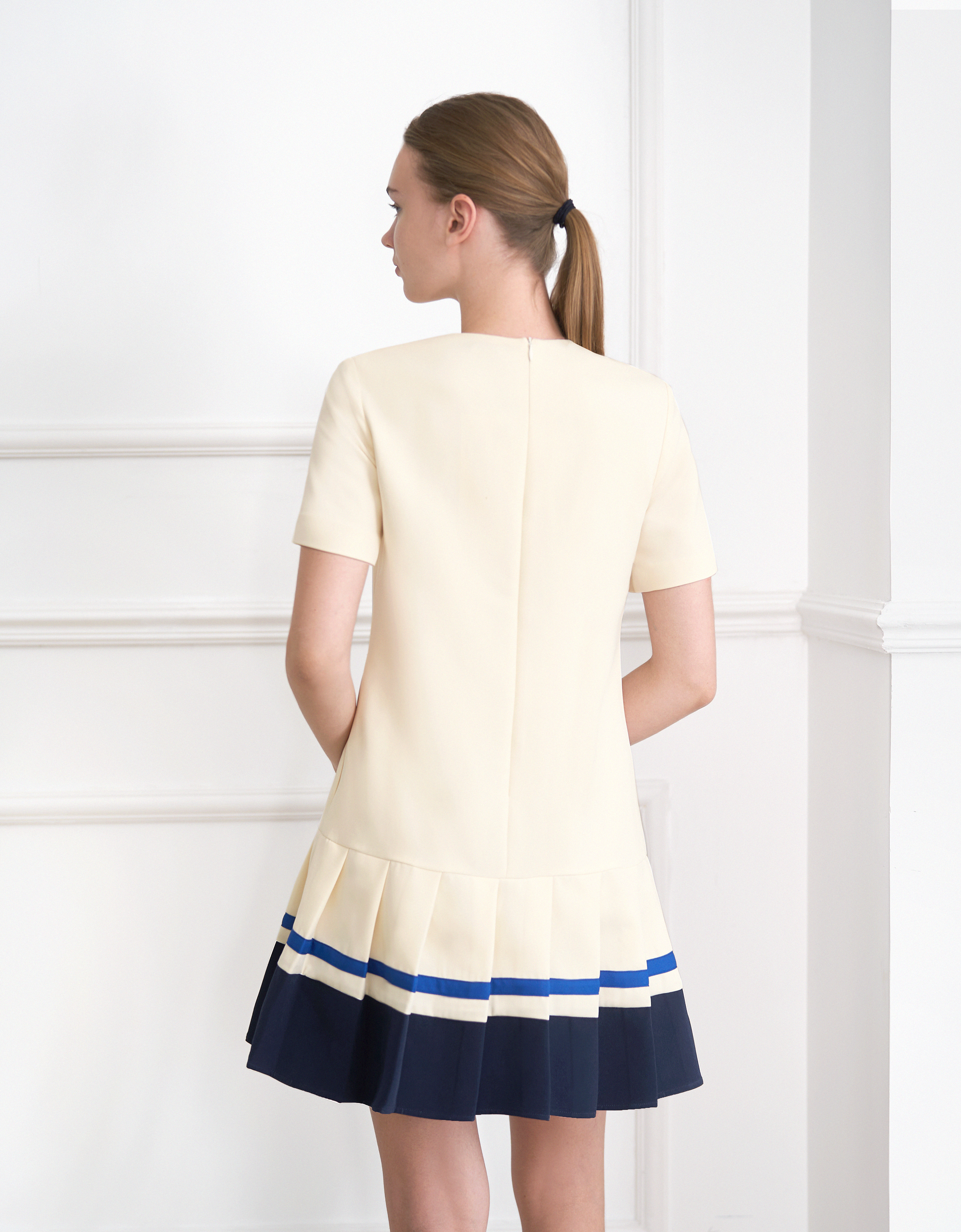 Contrast Pleated Hem Short Sleeve Dress