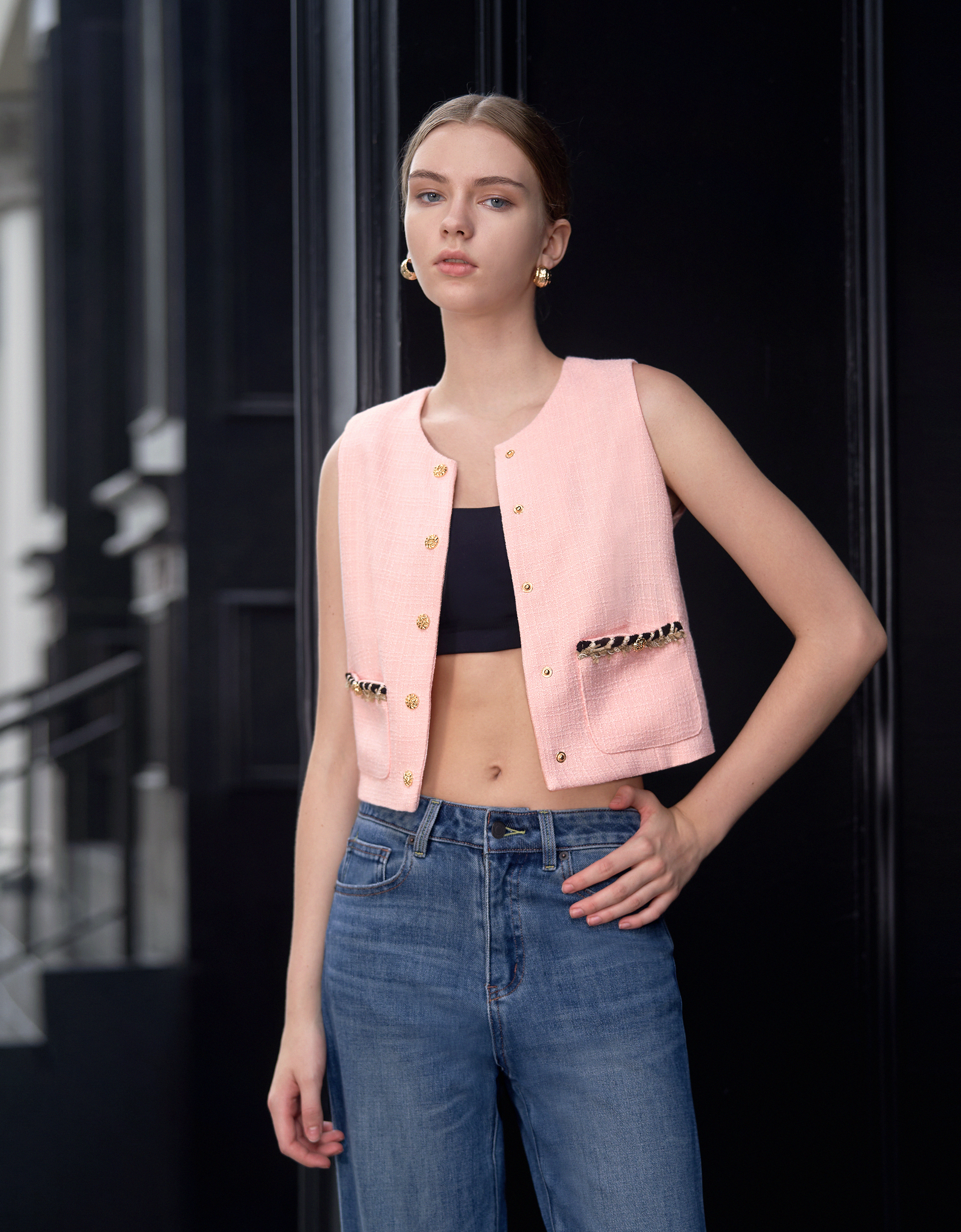 Contrast Detail Button Front Sleeveless Vest